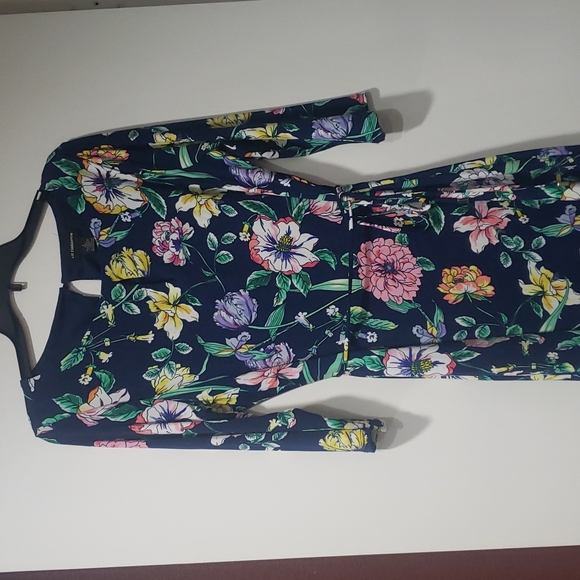 Dress - Picture 2 of 9